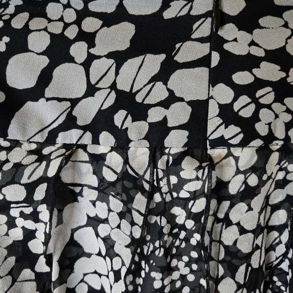 Black and White Patterned Women's Skirt - Picture 4 of 4